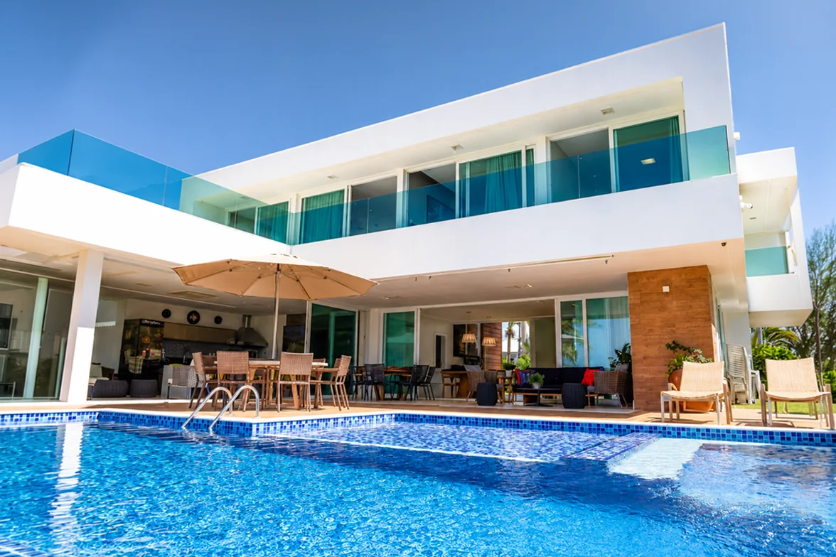 Casa beira-mar em condomínio fechado em Guarajuba